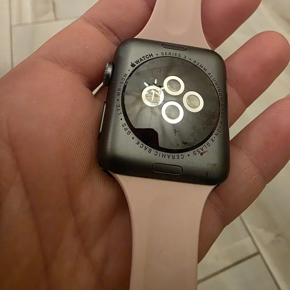 Apple Watch Series 3,‎ 42mm Aluminum Case Ion-X Ceramic Back GPS LTE WR-50M F3
